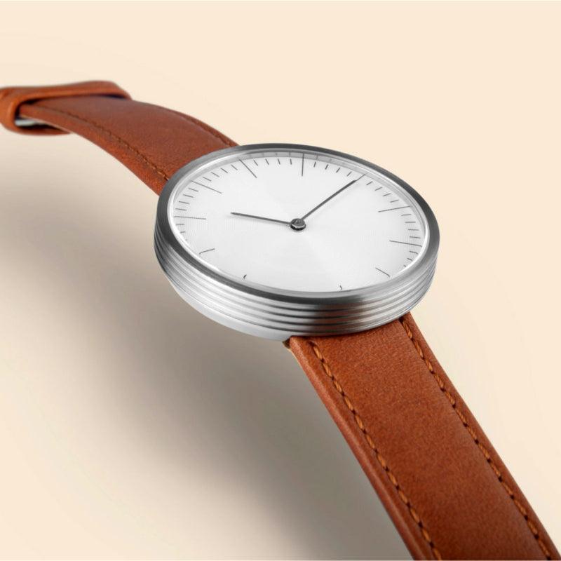 Auteur Watches Circles Mirage - Swiss Made Designhorloge Camel Leer 38mm - horlogeoutlet.nl