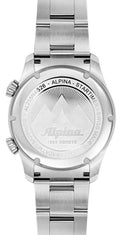 Achterkant van de Alpina Startimer Pilot AL-255N4S26B Worldtimer Herenhorloge 41mm met roestvrijstalen kast en gegraveerd Alpina-logo.