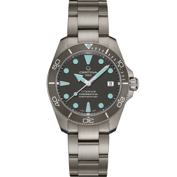 Certina DS Action Diver C0328074408100 unisex horloge 38mm met titanium kast en armband, Zwitsers duikhorloge met datumaanduiding en blauwe accenten.