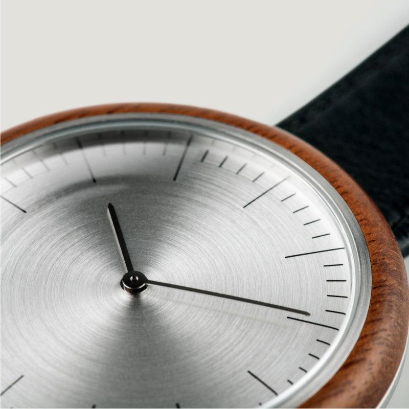 Auteur Watches Revolution I - Swiss Made Houten Herenhorloge Zwart Leer 43mm - horlogeoutlet.nl