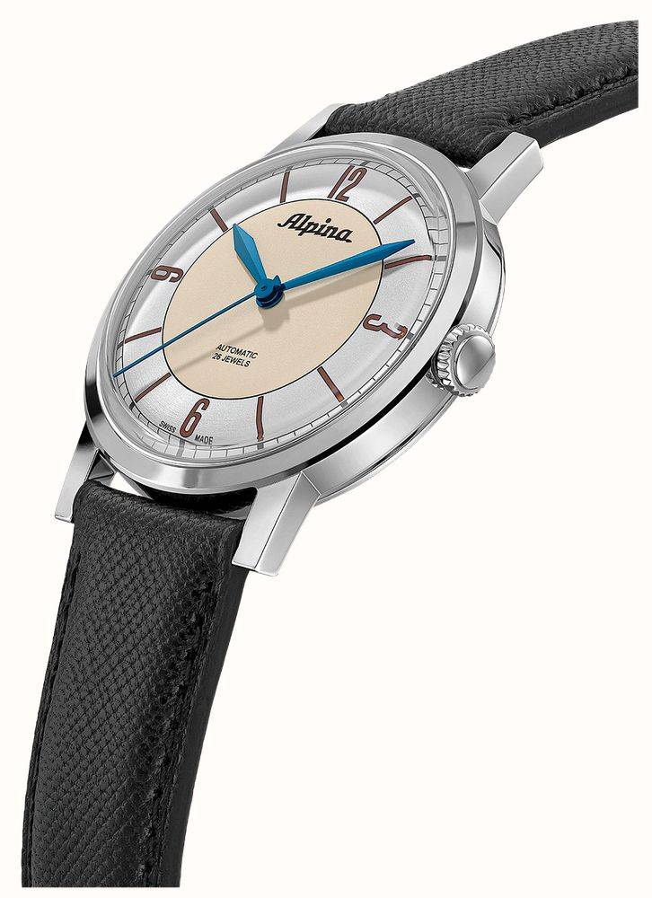 Alpina Heritage Startimer Pilot Automatic horloge 38mm met zilveren kast, beige wijzerplaat en zwarte leren band. Stijlvol Swiss Made herenhorloge.